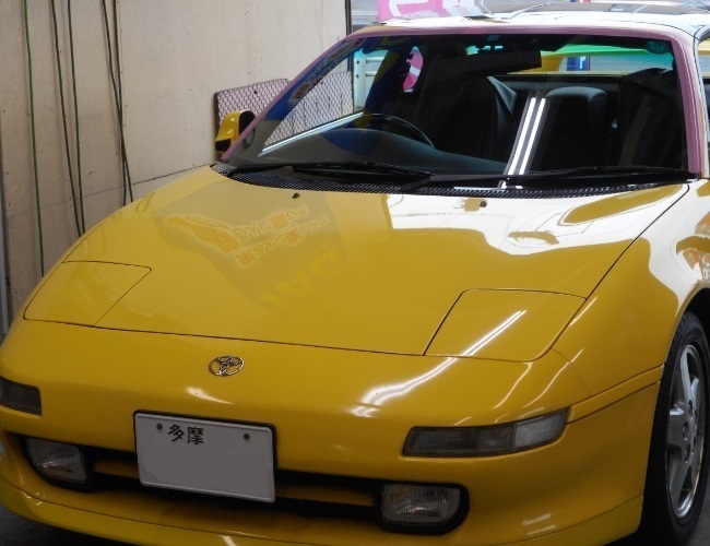 トヨタ・MR2(SW20)の飛び石によるフロントガラス交換事例